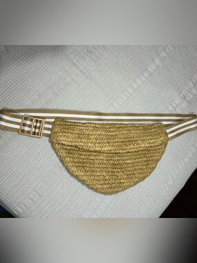 Lu & Elle raffia woven straw fanny pack NWOT
